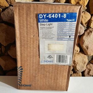 New Thomas Lighting White DY-6401-8 Step Light NIB